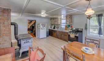 28 Miles Rd, Benton, NH 03785