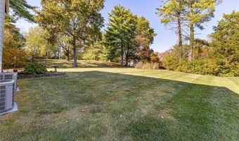 707 Bitterfield Dr, Ballwin, MO 63011
