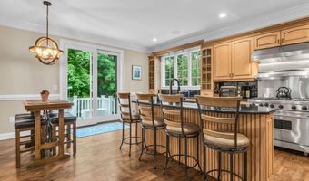 41 Sears Ave, Atlantic Highlands, NJ 07716