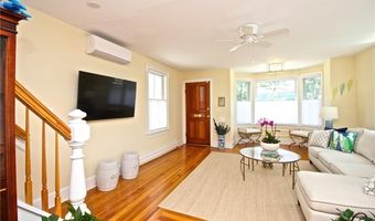 105 John St, Newport, RI 02840