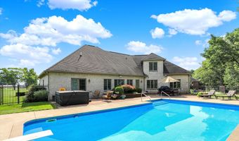 5695 N London Rd, Fairland, IN 46126