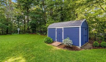 19 Tamarack Ln, Amherst, NH 03031