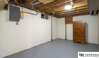 1828 William Dr, Beatrice, NE 68310