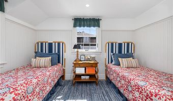 9 Anthony St, Newport, RI 02840
