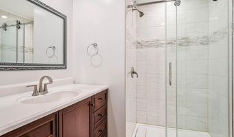 4406 ROUNDHILL Rd, Alexandria, VA 22310