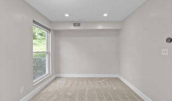 404 Applestone Dr, Ballwin, MO 63021