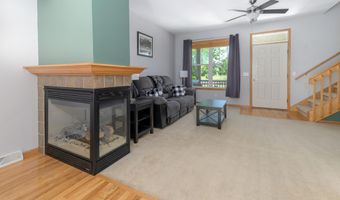 14 S Gardens Way, Fitchburg, WI 53711