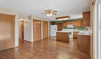 708 13th St SW, Altoona, IA 50009