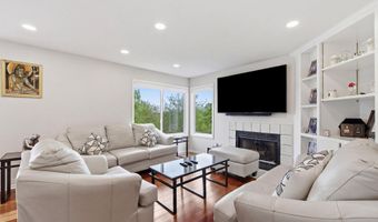 2243 Sun Valley Dr, Ann Arbor, MI 48108