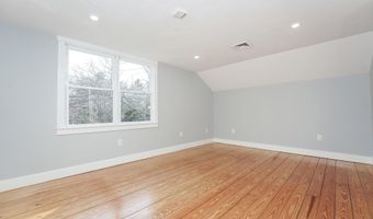 240 Oak St, Centerville, MA 02632