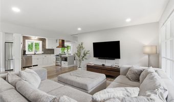 161 Devorah Dr, Aurora, OH 44202