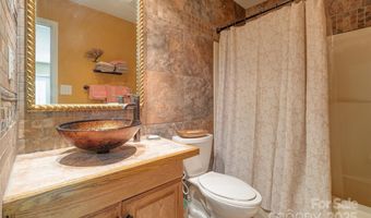 14 Shelton Branch Rd, Barnardsville, NC 28709