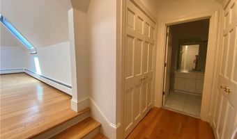 61 Ledge Rd J, Newport, RI 02840
