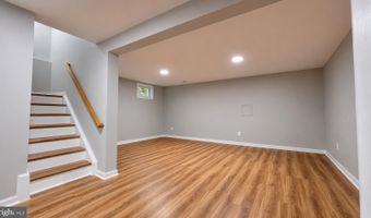 7302 IVYCREST Pl, Annandale, VA 22003