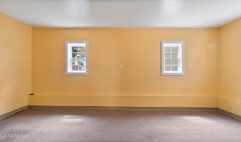 125 Eighth St, Belford, NJ 07718