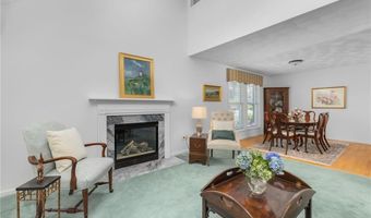 45 FOX Dr, Narragansett, RI 02882