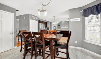 1316 Red Oak Plantation Dr, Ballwin, MO 63021