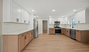 71 Moore Pl, Belleville, NJ 07109