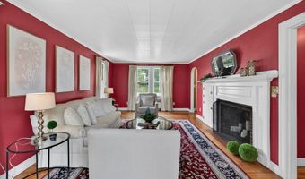 9 Stratford Rd, Andover, MA 01810
