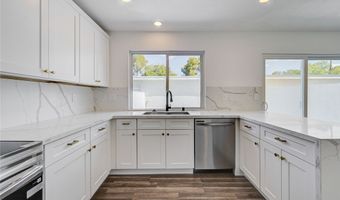 571 Greenbriar Townhouse Way, Las Vegas, NV 89121
