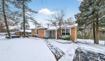 677 Turfwood Dr, Ballwin, MO 63021