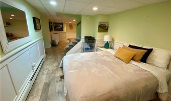 182 Newport Ave, Middletown, RI 02842