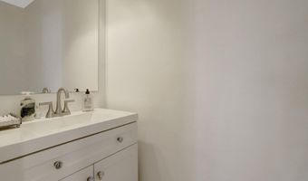 2113 N LINCOLN St, Arlington, VA 22207