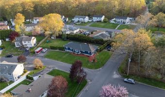 62 Canonchet Trl, Cranston, RI 02921