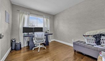 10 Linda Cir, Aberdeen, NJ 07747