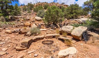 944 W Foothill Dr, Apple Valley, UT 84737
