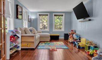 9 Middle Road Ext, Standish, ME 04084