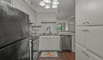 2100 College Dr #98, Baton Rouge, LA 70808