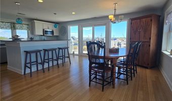 9 Arbeth Rd, Narragansett, RI 02879