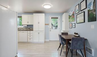 2087 NE Mistletoe Ct 1 & 2, Bend, OR 97701