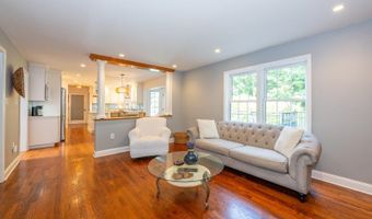 15 Tanglewood Dr, Andover, NJ 07848