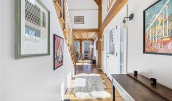 40 Charlotte Ave, North Kingstown, RI 02874