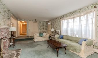 23 Roselawn Ave, North Smithfield, RI 02824