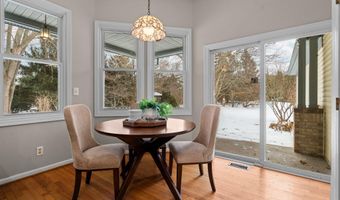 5971 Creekview Ct, Ann Arbor, MI 48108