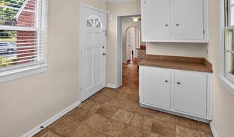 5915 RYLAND Dr, Bethesda, MD 20817