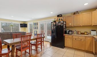 30 Pine Tree Ln, Augusta, ME 04330