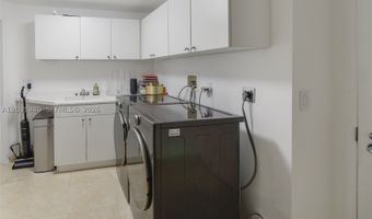 21050 Point Pl 702, Aventura, FL 33180