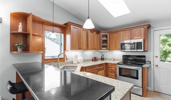 84 Cardinal Dr, North Kingstown, RI 02852