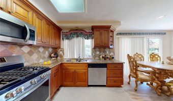 220 S Linhaven Cir, Anaheim, CA 92804