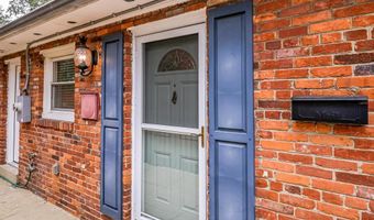706 W GLEBE Rd, Alexandria, VA 22305