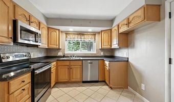 9800 Ridgely Ln, Affton, MO 63123