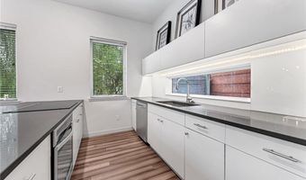 505 SE D St, Bentonville, AR 72712