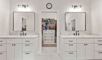 4 Moreton Ln, Bella Vista, AR 72714