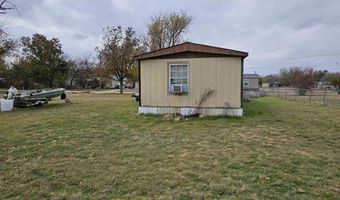 214 N MULBERRY St, Archer City, TX 76351