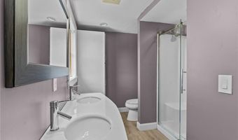 5 Lea Dr, Bristol, RI 02809