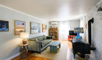 21 Carpenter Ave, Barrington, RI 02806
